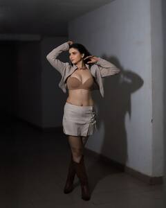 Sezal Sharma Photos: સેજલ શર્માએ બ્રાલેટમાં ક્લિવેજ કર્યું ફ્લોન્ટ, તસવીરો થઈ વાયરલ