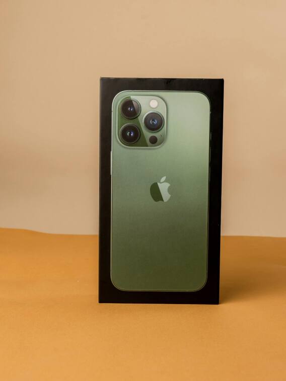 क्या पाकिस्तान में कार से भी महंगे हैं आईफोन? जानें सच्चाई