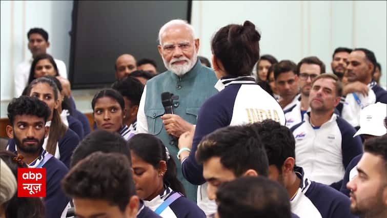 PM Modi Meets Olympics Athletes: 'You Have Raised The Bars Too High,' Says PM Modi | ABP News