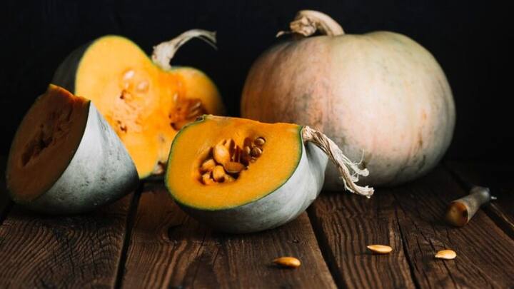 কুমড়োতে প্রচুর পরিমাণে রয়েছে অ্যান্টি অক্সিড্যান্ট এবং অ্যান্টি-ইনফ্লেমেটরি উপাদান। ফলে স্বাস্থ্যের জন্য তা উপকারী বলাই চলে।  ছবি- ফ্রিপিক