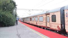 Bharat Gaurav Train: भारत गौरव टूरिस्ट ट्रेन से करें अयोध्या से लेकर नेपाल तक की यात्रा, पैकेज के लिए खर्च करने होंगे इतने रुपये