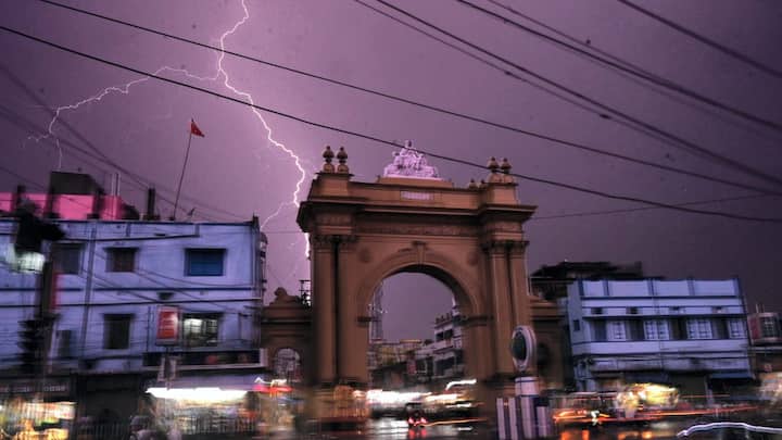 সক্রিয় মৌসুমী অক্ষরেখা বাংলাতেই। এই অক্ষরেখা গঙ্গানগর দিল্লি, লক্ষ্ণৌ, সুলতানপুর, গয়া, বাঁকুড়া হয়ে দীঘার পর পূর্ব ও দক্ষিণ-পূর্ব দিকে এগিয়ে পূর্ব মধ্য বঙ্গোপসাগর পর্যন্ত বিস্তৃত।