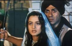 कधी प्रेम तर कधी युद्ध, भारत-पाकिस्तानच्या संबंधावर भाष्य करणारे 'हे' चित्रपट तुम्ही पाहिलेत का?