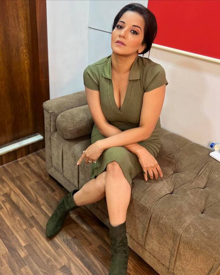 મોનાલિસા ભોજપૂરી ઈન્ડસ્ટ્રીની જાણીતી એક્ટ્રેસ છે. મોનાલિસા દરેક લૂકમાં ખૂબ જ હોટ લાગે છે.