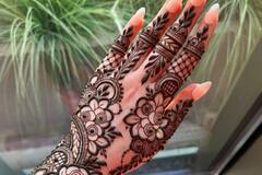 Raksha Bandhan Mehndi Design: इस रक्षा बंधन जरूर बनवाए ये खास मेहंदी डिजाइन, भाई भी करने लगेगा आपके हाथों की तारीफ