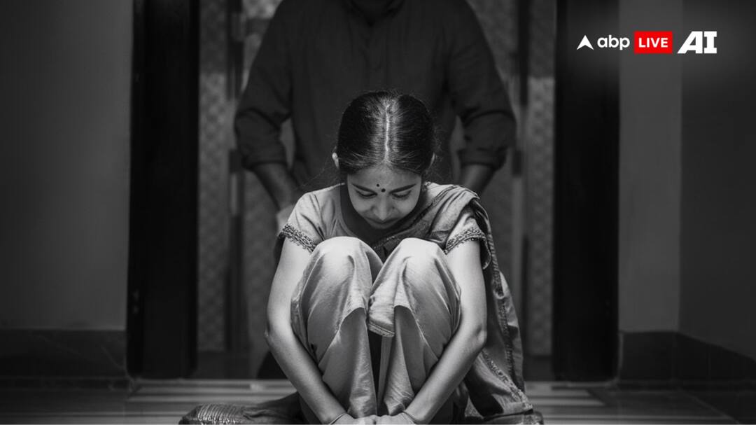 UP a Teacher raped eighth class student she dead after 20 days in BHU hospital Sonbhadra ann यूपी में शिक्षक ही बना भक्षक, 20 दिन चले इलाज के बाद BHU में रेप पीड़िता ने तोड़ा दम