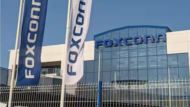 Foxconn Ashwini Vaishnaw Investments To Transform India Into A Global Manufacturing Hub Foxconn's Investments To Transform India Into A Global Manufacturing Hub: Ashwini Vaishnaw