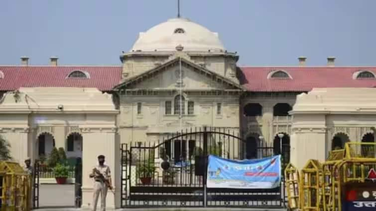 Allahabad high court cancelled up 69 thousand teacher Recruitment merit list यूपी में 69 हजार शिक्षक भर्ती की मेरिट लिस्ट रद्द, इलाहाबाद हाई कोर्ट ने कहा- 'फिर से जारी करें रिजल्ट'