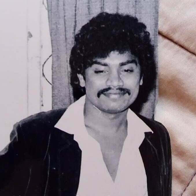 आपल्या सिने कारकि‍र्दीत जॉनी लिव्हर यांनी हत्या, बाजीगर, राजा हिंदुस्तानी, दुल्हे राजा, जुदाई, कुछ कुछ होता है, नायक यांसारख्या चित्रपटांमध्ये काम केले आहे. जॉन लिव्हर यांना दोन वेळा फिल्मफेअर पुरस्कारही मिळाला आहे.