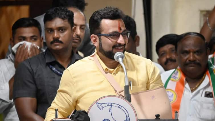 Amol Kolhe Push for plans coffers rumble Officials in the ministry were upset hair on their heads was pulled up Amol Kolhe Maharashtra Politics Marathi News Amol Kolhe : योजनांसाठी दबाव, तिजोरीत खडखडाट; मंत्रालयातील अधिकारी वैतागले, डोक्यावरचे केस उपटायलेत : अमोल कोल्हे