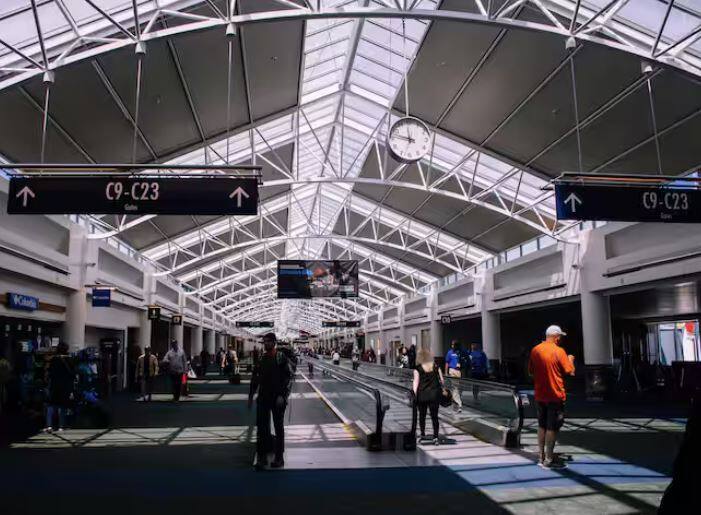 ਇਸ ਤੋਂ ਇਲਾਵਾ ਦੇਸ਼ ਵਿੱਚ 103 ਘਰੇਲੂ ਏਅਰਪੋਰਟ ਤੇ 24 ਸਿਵਲ ਐਨਕਲੇਵ ਸ਼ਾਮਲ ਹਨ।