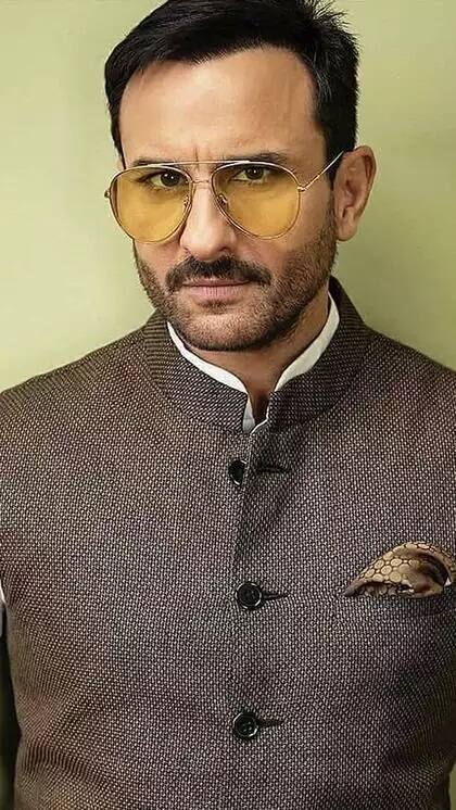 कमल ने खुलासा किया कि इसके बाद सैफ ने भी गाड़ी की रफ्तार बढ़ा दी और कुछ देर के बाद दोनों ही शख्स अपनी-अपनी गाड़ियों को सड़क किनारे खड़ा कर चुके थे. दोनों ही कार से नीचे उतरे और एक दूसरे से भिड़ गए.