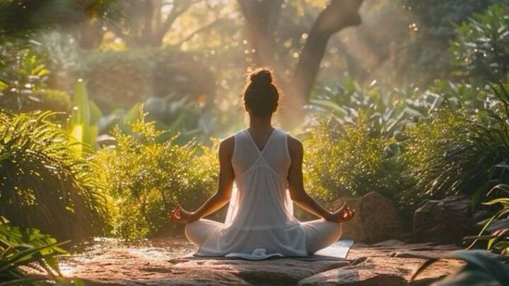 1. Clean Space and Quiet Environment: Ensure your meditation space is clean, free of clutter, and quiet to minimize distractions. (Image source: Pinterest/ Harmonic Egg)