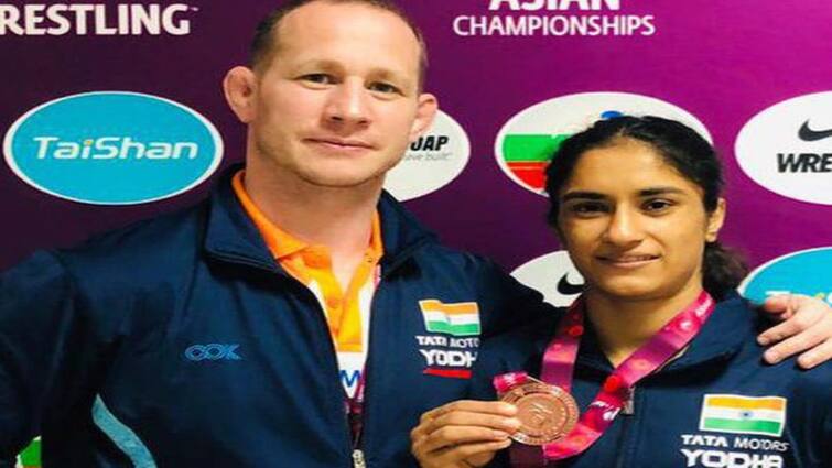 Thought She Might Die Vinesh Phogat Coach Woller Akos Vinesh Phogat: வினேஷ் போகத்தை பார்த்து அஞ்சிய பயிற்சியாளர்! ஏன் தெரியுமா?