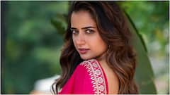 Ashika Ranganath: ఆషికా రంగనాథ్‌ స్టన్నింగ్‌ లుక్‌ - పింక్‌ చీరలో మతిపోగోడుతున్న కన్నడ బ్యూటీ