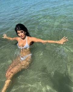 Jasmin Walia Pics: બોલ્ડનેસમાં નતાશાને ટક્કર આપે છે હાર્દિક પંડ્યાની રુમર્ડ ગર્લફ્રેન્ડ જાસ્મીન વાલિયા