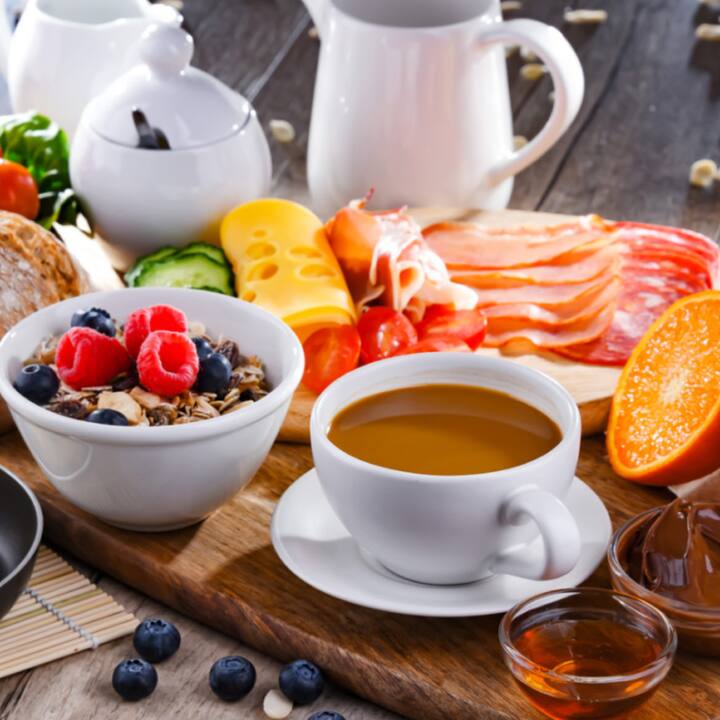 ਇੱਕ ਵੀਡੀਓ ਵਿੱਚ ਡਾਕਟਰ ਨੇਨੇ ਨੇ ਅਜਿਹੀਆਂ ਚੀਜ਼ਾਂ ਬਾਰੇ ਦੱਸਿਆ ਹੈ ਜੋ ਨਾਸ਼ਤੇ ਵਿੱਚ ਨਹੀਂ ਖਾਣੀਆਂ ਚਾਹੀਦੀਆਂ ਹਨ।