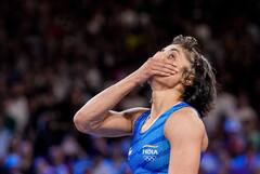 Vinesh Phogat :ध्येय अपूर्ण राहिलंय, 2032 पर्यंत कुस्ती खेळू शकते, विनेश फोगाटचे निवृत्तीवर फेरविचाराचे संकेत