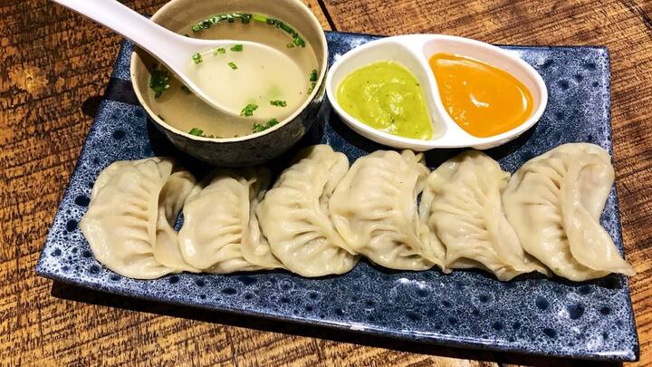 Wheat Momos: கோதுமை மாவை பயன்படுத்தி மோமோஸ் எப்படி செய்வதென்று பார்க்கலாம்.