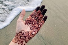 Raksha Bandhan Mehndi Design: इस रक्षा बंधन जरूर बनवाए ये खास मेहंदी डिजाइन, भाई भी करने लगेगा आपके हाथों की तारीफ