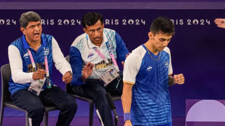 Prakash Padukone took my phone away at Olympics Lakshya Sen tells PM Modi latest sports news Paris Olympics 2024: प्रकाश पादुकोण ने मेरा फोन तक छीन लिया... लक्ष्य सेन ने पीएम मोदी से की 'शिकायत'