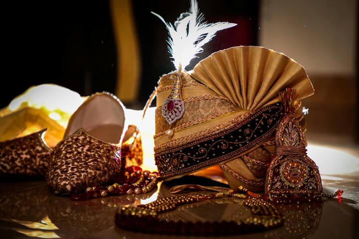 திருமணம், வரவேற்பு விழாவிற்கு என்ன ஆடை அணிய வேண்டும் என்பதை ஒரு மாதத்திற்கு முன் முடிவு செய்து வாங்கி வைத்துக்கொள்ளுங்கள்