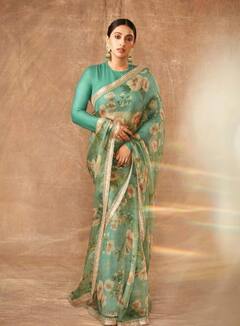 Akansha Ranjan Kapoor: અભિનેત્રીઓને પણ ટક્કર આપે છે આકાંક્ષા રંજન કપૂર, જુઓ બોલ્ડ સાડી લૂક