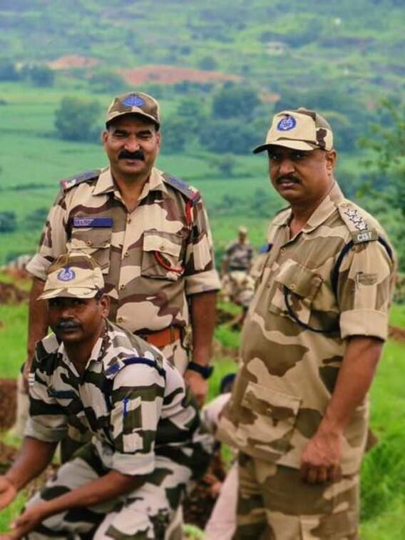 कौन होता है CISF का सबसे बड़ा अधिकारी
