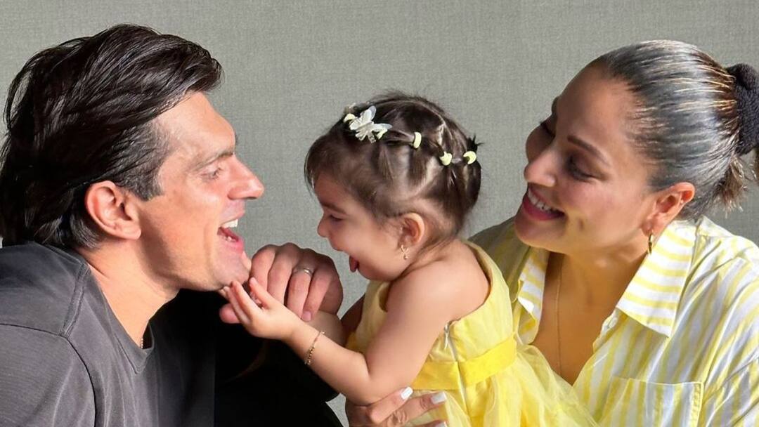 Karan Singh Grover On Daughter Devi open heart Surgery shares struggling time with wife bipasha basu entertainment news Karan Singh Grover: একরত্তি মেয়ের 'বুক থেকে পেট পর্যন্ত লম্বা দাগ' রয়েছে, ছোট্ট দেবীর অস্ত্রোপচার নিয়ে মুখ খুললেন কর্ণ