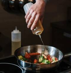 Palm Oil : பாமாயிலை அதிகமாக சூடுபடுத்தாதீங்க... அப்படி செய்தால் என்ன ஆகும் தெரியுமா?