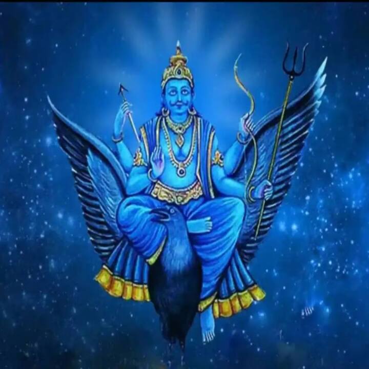 বড় ঠাকুরের ভক্তরা বাড়িতে সব দেবদেবীর মূর্তি রাখলেও, শনিদেবের মূর্তি বাড়িতে রাখা শুভ বলে মনে করেন না। কিন্তু কেন ? এই প্রশ্ন অনেকেরই মনে।