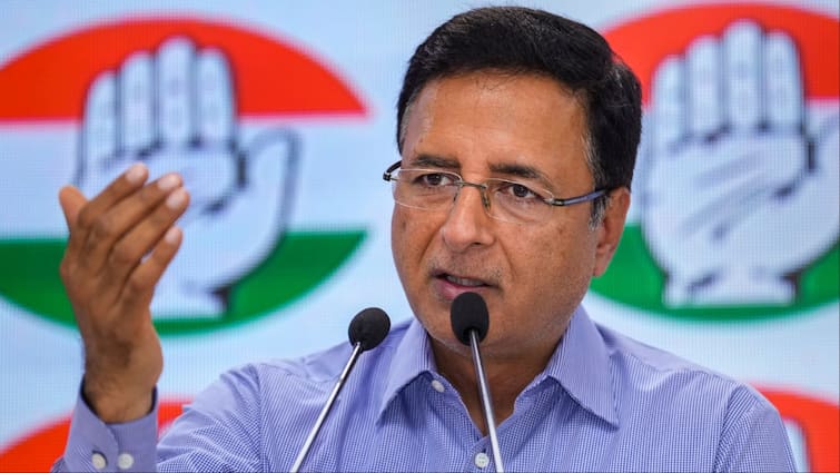 Haryana Assembly Elections 2024 Congress leader Randeep Surjewala targeted bjp government Nayab Singh Saini हरियाणा में चुनाव की तारीख के ऐलान के बाद तेज हुई जुबानी जंग, सुरजेवाला बोले- 'ऐसा सगा नहीं जिसे..'