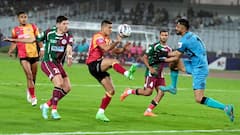 Durand Cup Derby: ম্যাচ পরিত্যক্ত, ডুরান্ড কাপের কোয়ার্টার ফাইনালে পৌঁছে গেল ইস্টবেঙ্গল ও মোহনবাগান