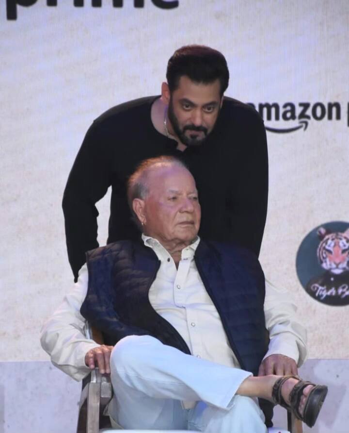 वहीं एक्टिंग का अपनी दूसरी फिल्म का अनुभव बताते हुए सलीम खान ने कहा कि इस फिल्म में मुझे एक प्रिंस को किरदार निभाना था. इसके लिए मुझे स्पेशल जूते दिए गए लेकिन ये मेरे साइज से छोटे थे. मैंने फिल्म के क्रू को बताया भी लेकिन किसी ने नहीं सुना और मुझे जूते पैरों में फंसा दिए गए और बोले देखो ये तो फिक्स हो गए.
