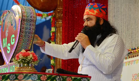 Big gathering in Ram Rahim Dera Sirsa before elections Ram Rahim: ਹਰਿਆਣਾ ਚੋਣਾਂ ਤੋਂ ਪਹਿਲਾਂ ਬਾਹਰ ਆਏ ਰਾਮ ਰਹੀਮ ਨੇ ਕਰ ਦਿੱਤਾ ਆਪਣਾ ਕੰਮ, ਡੇਰਾ ਸਿਰਸਾ 'ਚ ਹੋ ਗਿਆ ਵੱਡਾ ਇਕੱਠ