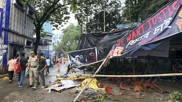 RG Kar Hospital Vandalism Kolkata Police Share Photo Of Injured Woman Constable Suvendu Adhikari Slams Mamata Banerjee RG Kar Vandalism: After Facing Flak, Police Share Photo Of Bleeding Woman Cop, BJP Says 'Illegal Deployment'