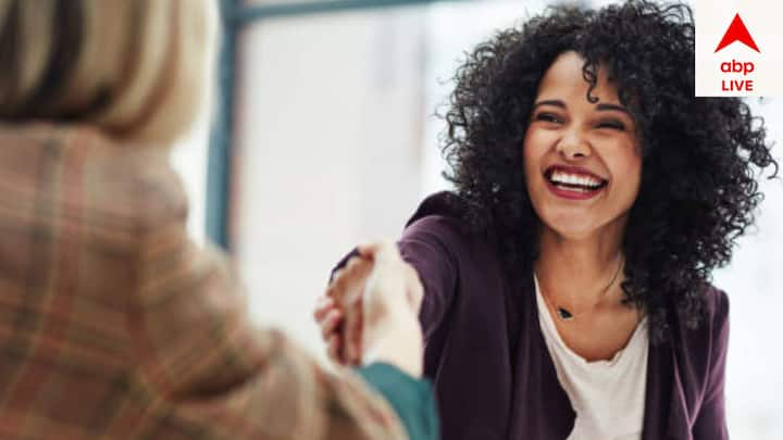 Top 10 Salary Negotiation Tips: নিজের পছন্দের বেতনে চাকরি পাওয়া ভীষণ কঠিন আজকালকার দিনে। কিন্তু আপনি যখন কোনও ইন্টারভিউ দিচ্ছেন কোনও কোম্পানিতে, তখন কয়েকটি বিষয় মাথায় রাখতেই হবে আপনাকে।