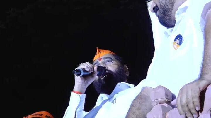 दरम्यान, पावसानंतरही मुख्यमंत्र्यांनी येथील पुतळ्याचे अनावरण करुन पुणेकरांशी संवाद साधला