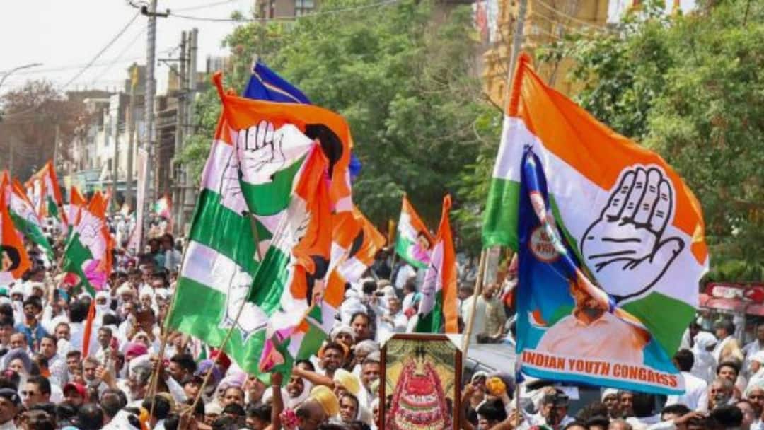 Meghalaya Congress suspended two MLAs as they conspiracy up with ruling party National People Party 'पार्टी विरोधी गतिविधि' में शामिल थे दो विधायक, कांग्रेस ने दिखाया बाहर का रास्ता