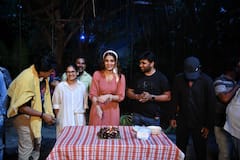 Nidhi Agarwal: 'రాజా సాబ్‌' సెట్‌లో నిధి అగర్వాల్‌ బర్త్‌డే సెలబ్రేషన్స్‌ - గ్రాండ్‌ వెల్‌కమ్‌ చెప్పిన మూవీ టీం