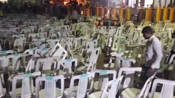 मोहम्मद वाडीत प्रभू श्रीराम यांच्या शिल्पाचे उद्घाटन करण्यासाठी मुख्यमंत्री आले, पण पावसामुळे कार्यक्रमस्थळी चांगलंच पाणी साचल्याचं दिसून आलं.