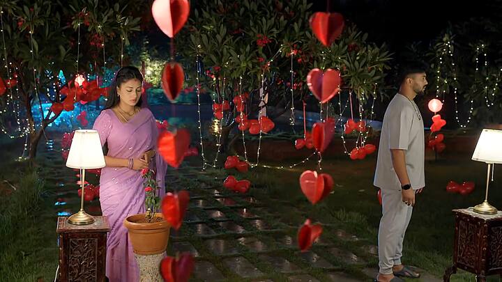 ప్రస్తుతం సీరియల్ అమ్మవారికి బోనం సమర్పించడం చుట్టూ నడుస్తోంది..సత్య బోనం ఇవ్వకుండా చేసేందుకు రంగంలోకి రౌడీలు దిగితే.. వారికి చెక్ పెట్టాడు క్రిష్. ఎట్టకేలకు సత్యకు బోనం సమర్పించే అవకాశం వచ్చింది