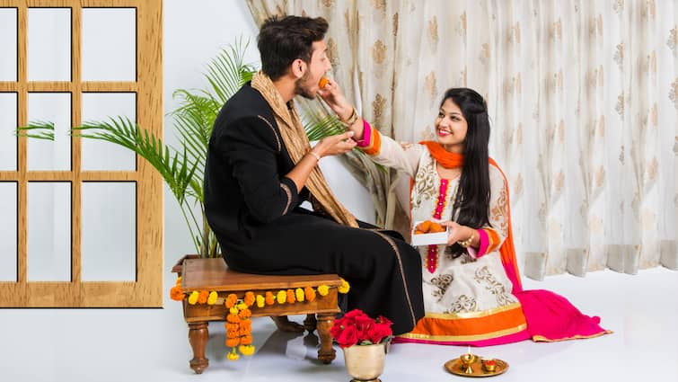 Happy Raksha Bandhan 2024 Top Best 10 Ten Rakhi Gift Ideas For Your Tech Savvy Sibling Clink Amkette Amazon Honeywell CMF Nothing Xiaomi JioTag FujiFilm Dyson Sony PlayStation Five PS5 10 Raksha Bandhan Gift Ideas For Your Tech Savvy Siblings: From Clink Audio VoiceBuds To Amkette EvoFox Deck, & More