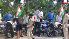 विस्फोटक आवाज में बाइक से हल्ला काट रहे शख्स को पुलिस ने दी ऐसी सजा, वीडियो देख चौंक जाएंगे आप