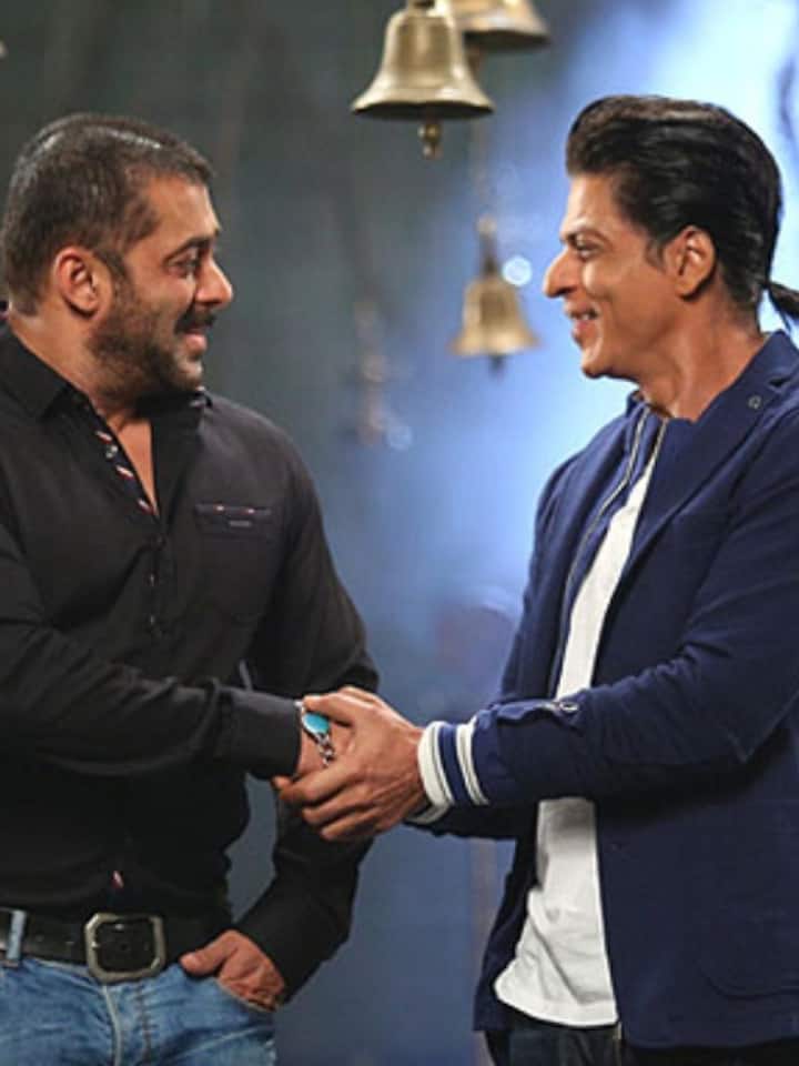 सलमान खान यहीं नहीं रूके उन्होंने आगे कहा कि, 'मैंने काफी टाइम से ये बात छुपा रखी थी लेकिन अब पूरी दुनिया को बता सकता हूं. सपनों में... अकसर एक लड़की आती है, मैं नर्वस हो जाता हूं और फिर नींद से उठ जाता हूं. तो मैंने कभी उसे देखा नहीं.'