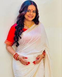 मांग में सिंदूर..हाथों में मेहंदी, देवोलिना भट्टाचार्जी ने बंगाली लुक में फ्लॉन्ट किया बेबी बंप, तस्वीरें वायरल