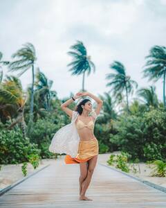 Shriya Saran Photos: માલદિવના દરિયા કિનારે શ્રિયા સરને બિકીનીમાં આપ્યા બોલ્ડ પોઝ