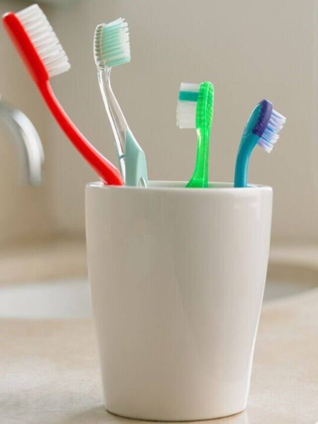 લોકો ટૂથબ્રશની મદદથી પોતાના દાંતને સારી રીતે સાફ કરે છે, પરંતુ શું તમે જાણો છો કે ટૂથબ્રશ કેટલો સમય ચલાવવું જોઈએ?