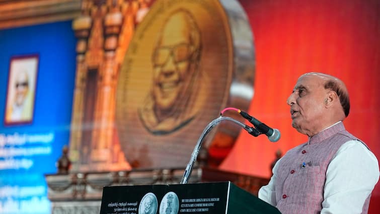 Chennai News Rajnath Singh unveils Rs 100 coin to mark DMK founder M Karunanidhi Birth Centenary MK Stalin Tamil Nadu Rajnath Calls DMK Patriarch Karunanidhi 'Titan Of Indian Politics', Marks Birth Centenary With Stalin