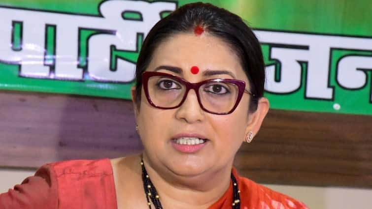 BJP leader Smriti Irani attacks CM Mamata Banerjee over Kolkata doctor rape and murder Case 'तेरा रेप मेरा रेप की पॉलिटिक्स...', कोलकाता घटना पर स्मृति ईरानी का CM ममता बनर्जी पर हमला